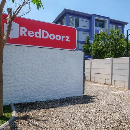 Reddoorz Near Tugu Kartasura Ξενοδοχείο Sukoharjo Εξωτερικό φωτογραφία