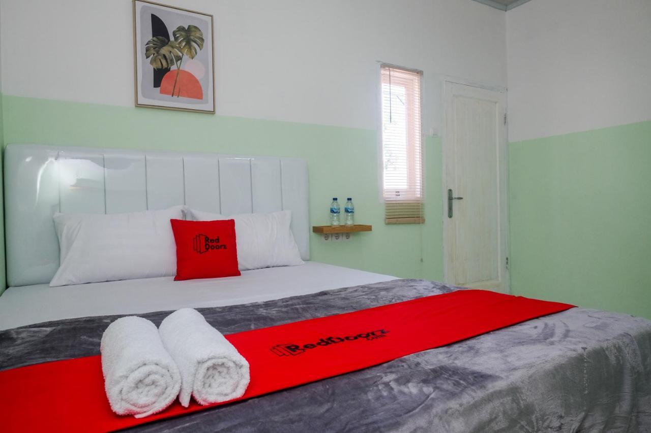 Reddoorz Near Tugu Kartasura Ξενοδοχείο Sukoharjo Εξωτερικό φωτογραφία