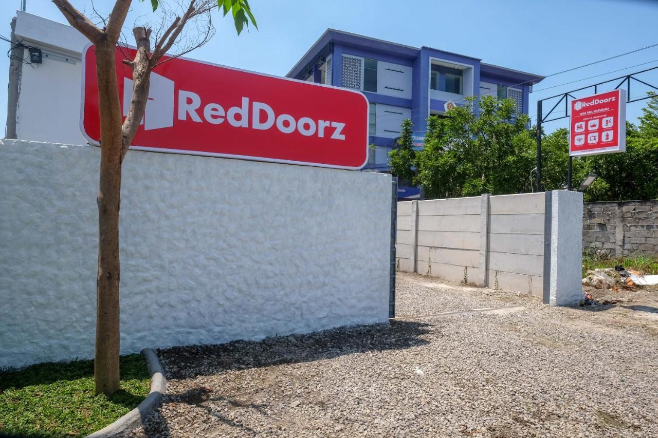 Reddoorz Near Tugu Kartasura Ξενοδοχείο Sukoharjo Εξωτερικό φωτογραφία