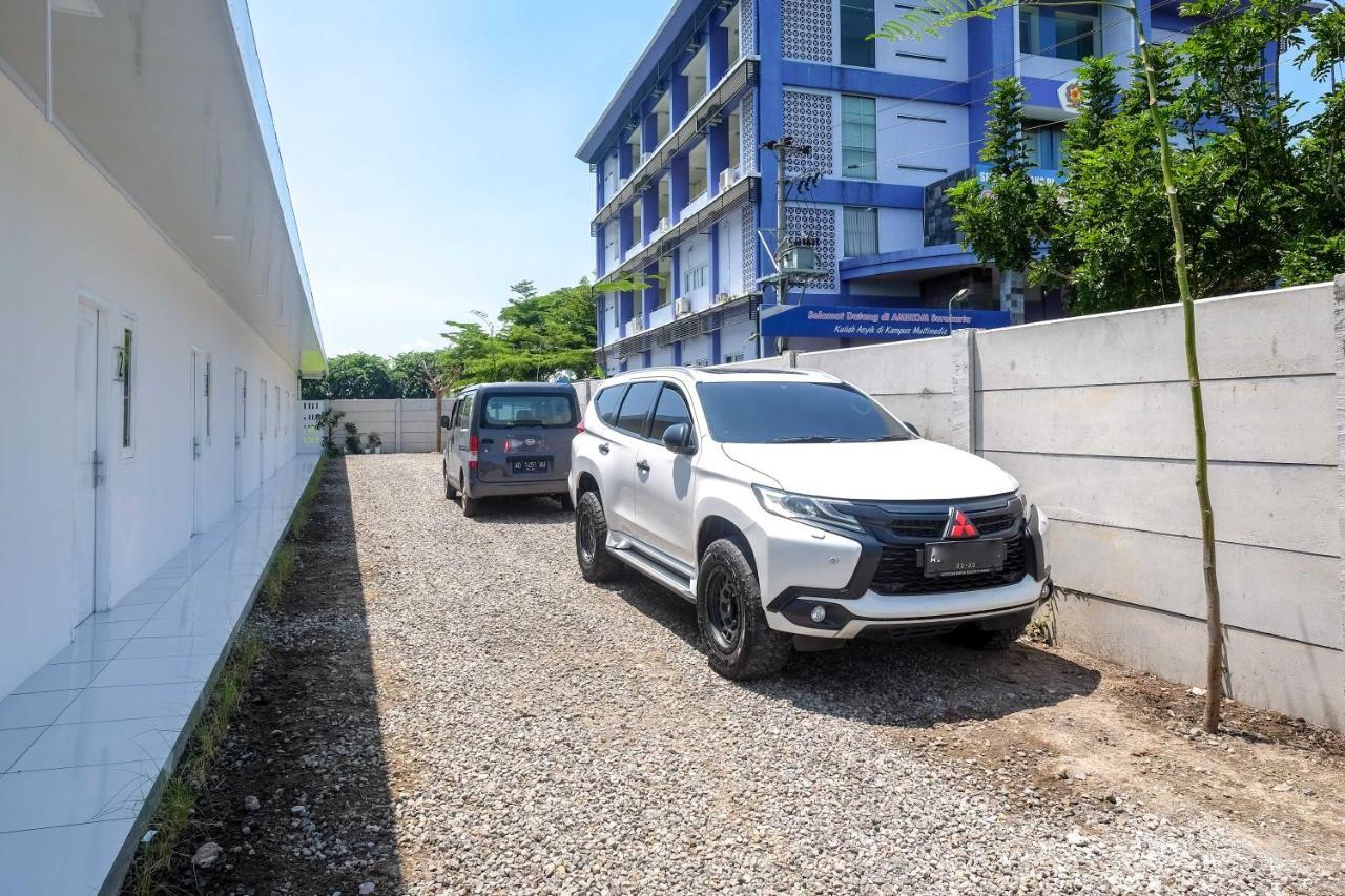 Reddoorz Near Tugu Kartasura Ξενοδοχείο Sukoharjo Εξωτερικό φωτογραφία